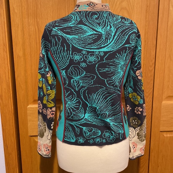 IVKO Women front button cardigan embroidered size 38 medium or 8 like new - Picture 5 of 13